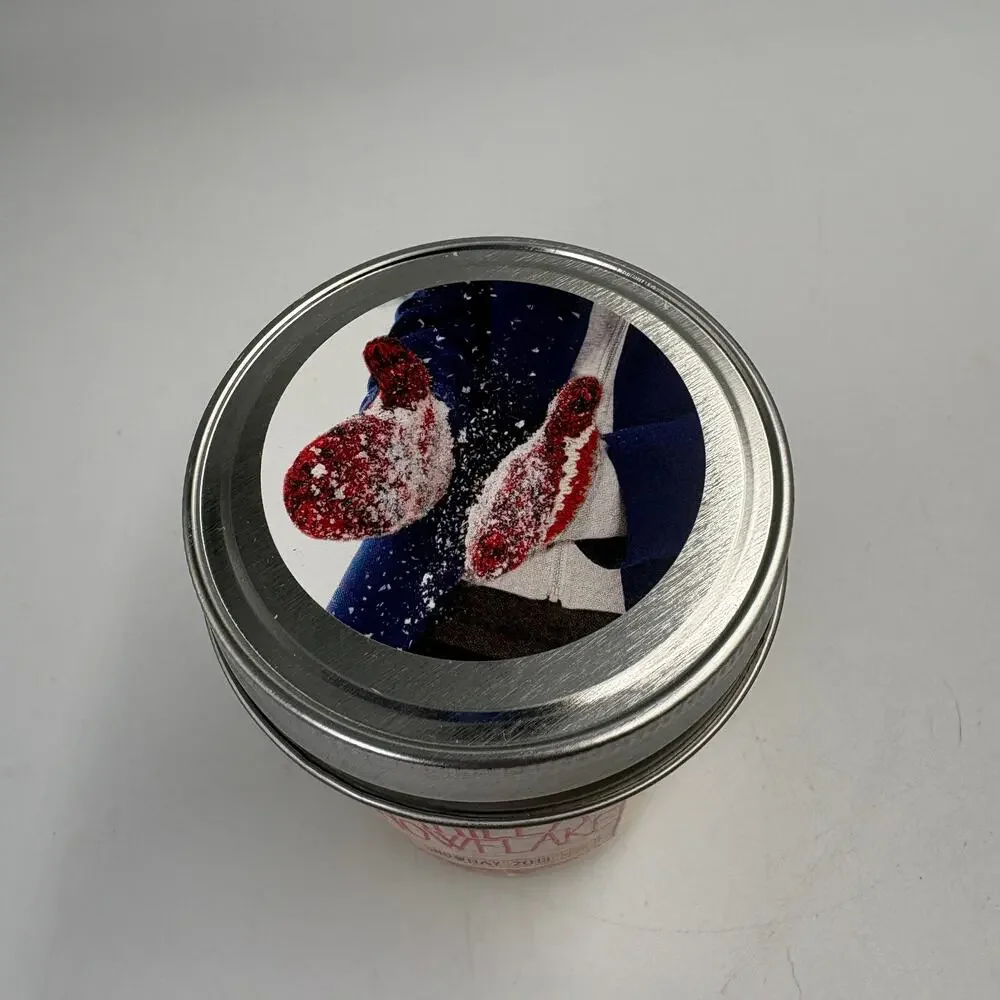 Bath & Body Works Vanilla Snowflake 6 oz Candle Snowday 2013 Unburned